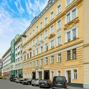 4* Apartahotel Western Celebrity